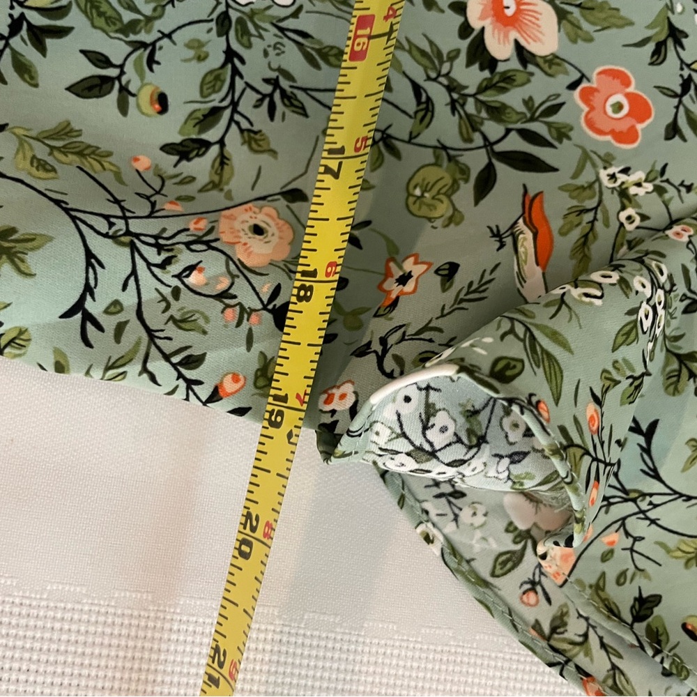 Floral Short Sleeve Blouse - Sage Green - Picture 5 of 6